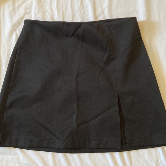 Black Mini-Skirt - Picture 5 of 6